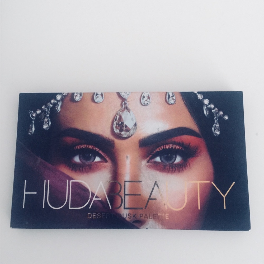 Huda beauty (desert dusk palette)